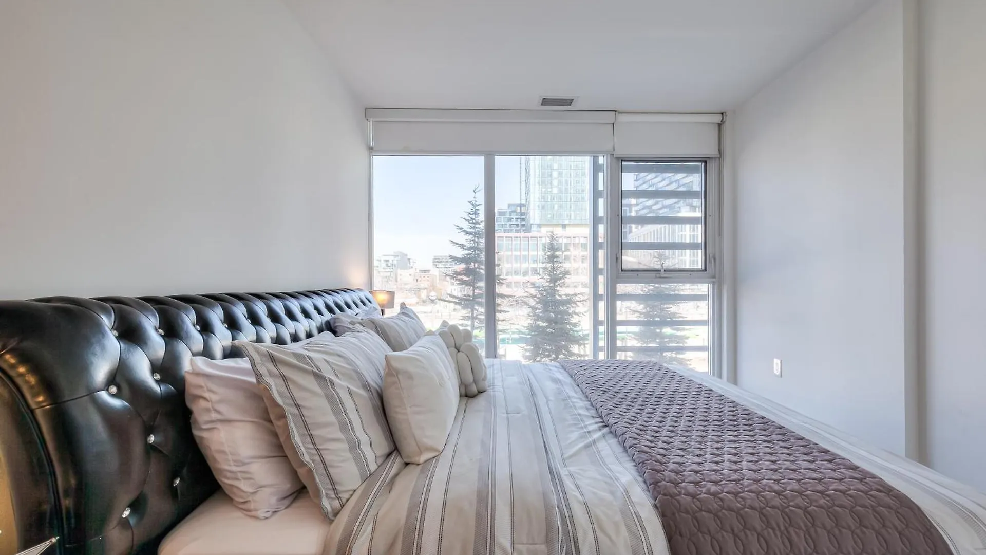 Apartamento Downtown 4Br Townhouse Near Rogers Centre With Parking Toronto Canadá