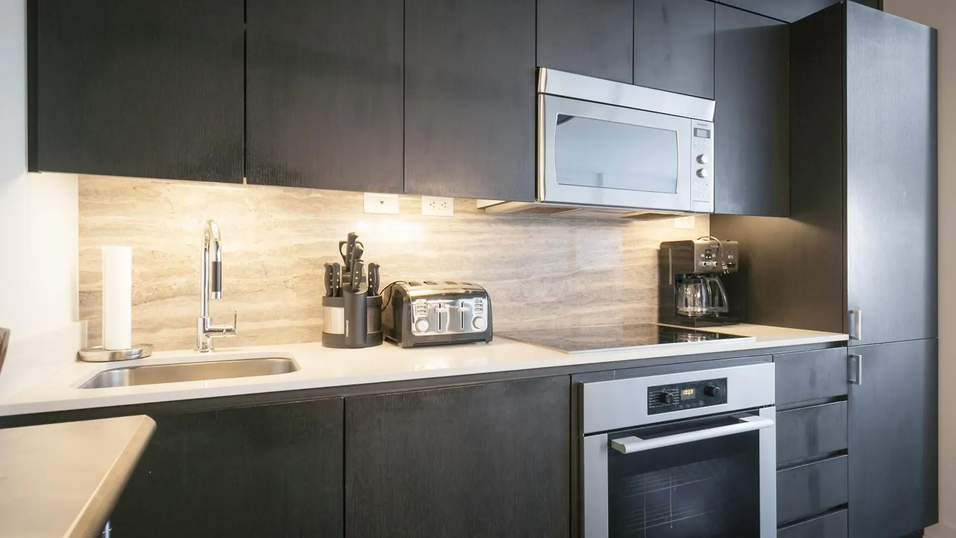 Apartamento Downtown 4Br Townhouse Near Rogers Centre With Parking Toronto Canadá